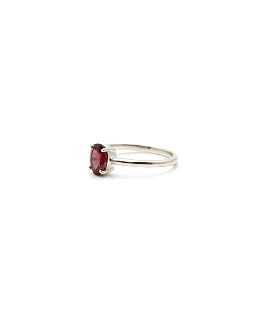Sterling Silver Garnet Solitaire Ring – 925 Sterling Silver Oval Garnet Ring